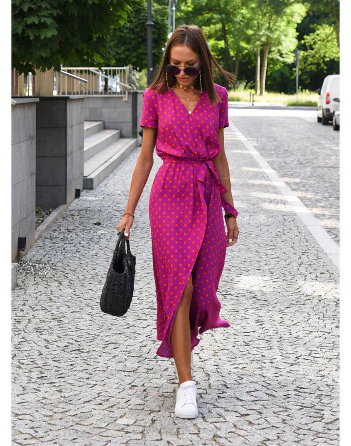Suzanne – Elegant dress with V-neck