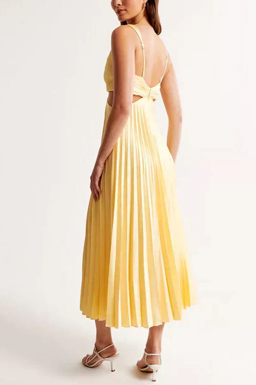Iyla – Elegant Chic Pleated Dress